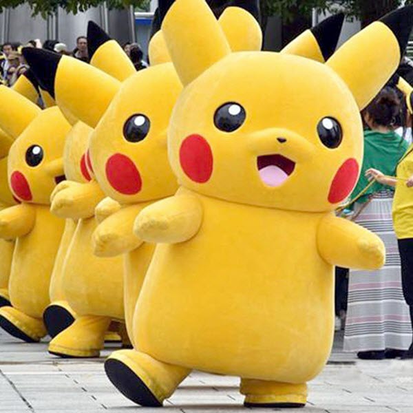 mascot pikachu – HOÀI GIANG SHOP