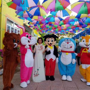 Mascot thỏ hồng