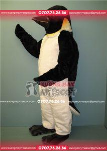 Mascot hình chim cánh cụt